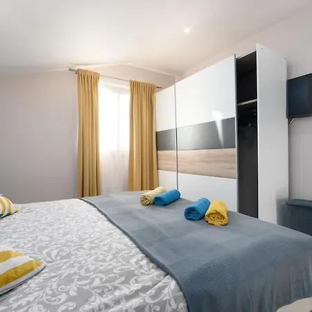 アパート Malvazija By Briskva